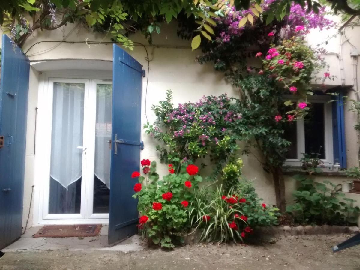Gite Les Glycines Llupia 外观 照片
